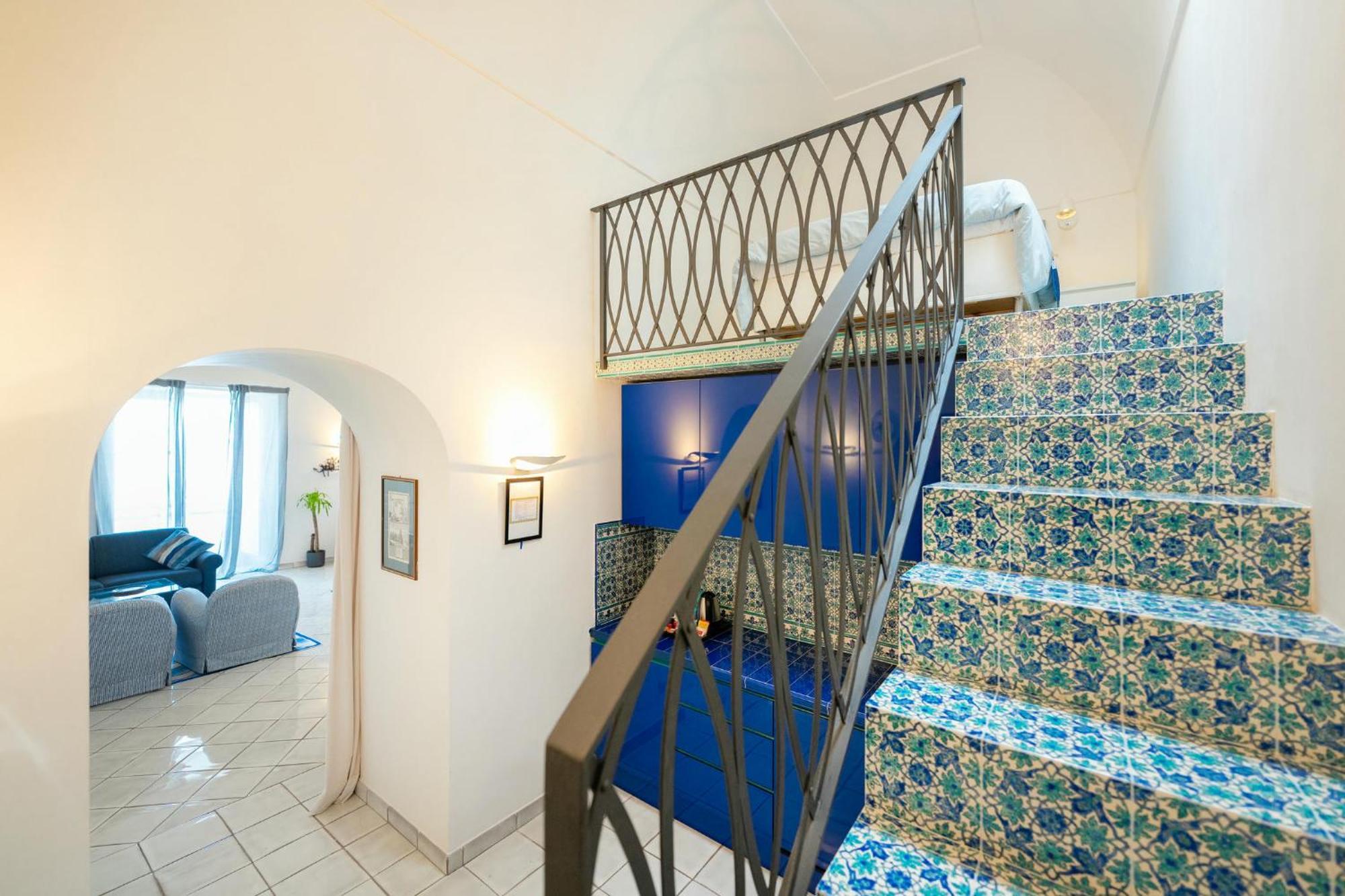 Suite Palazzo Capri - Seaview Bagian luar foto