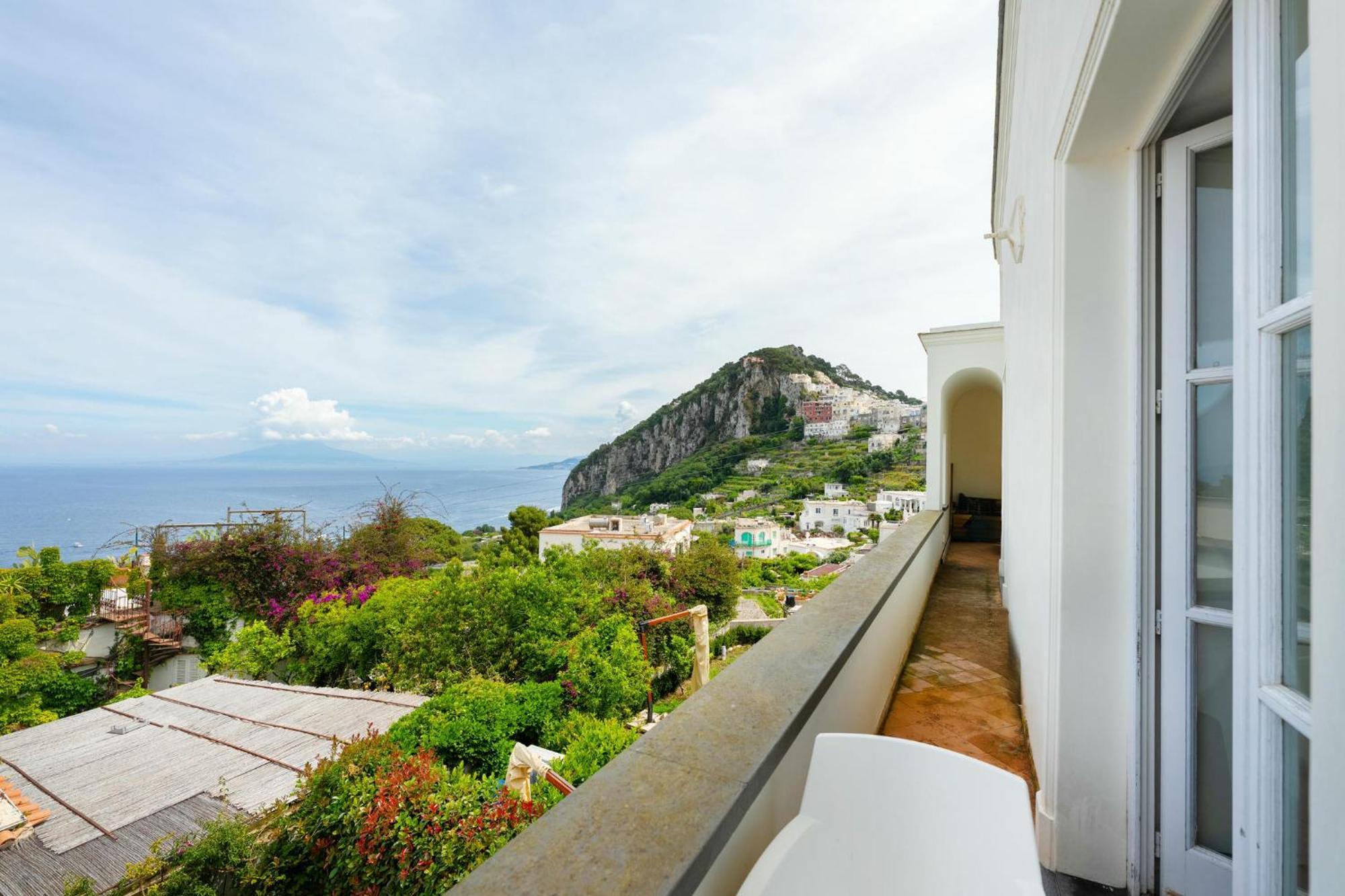 Suite Palazzo Capri - Seaview Bagian luar foto